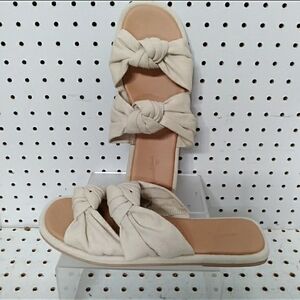 Universal Women’s Beige Sandals Flat  Heel Textile Straps Memory Foam Slide